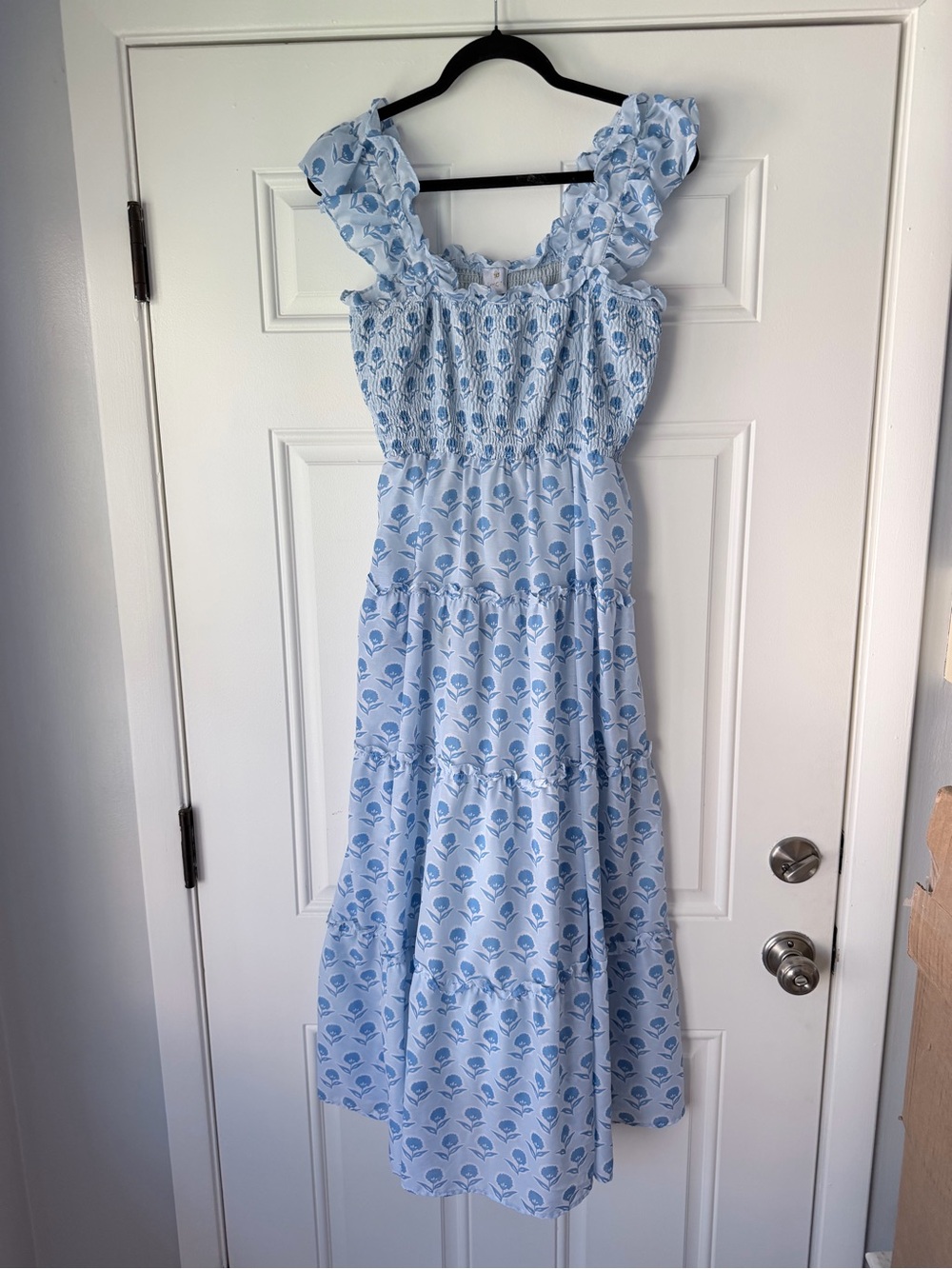 J.marie size m maxi blue tiered floral dress summer vacation smocked